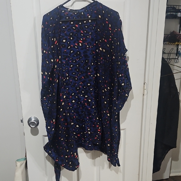 Do everything in love Sweaters - Bundle Sale | 4 For $20 | Do Everything in Love Blue and Black Patterned Kimono